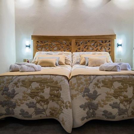 Apartamentos Turisticos El Altozano 丰特斯-德莱昂 外观 照片