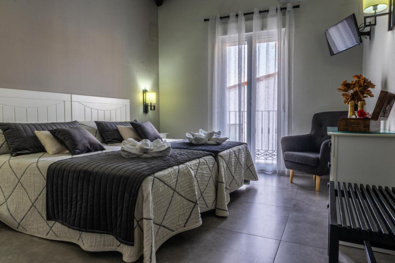 Apartamentos Turisticos El Altozano 丰特斯-德莱昂 外观 照片